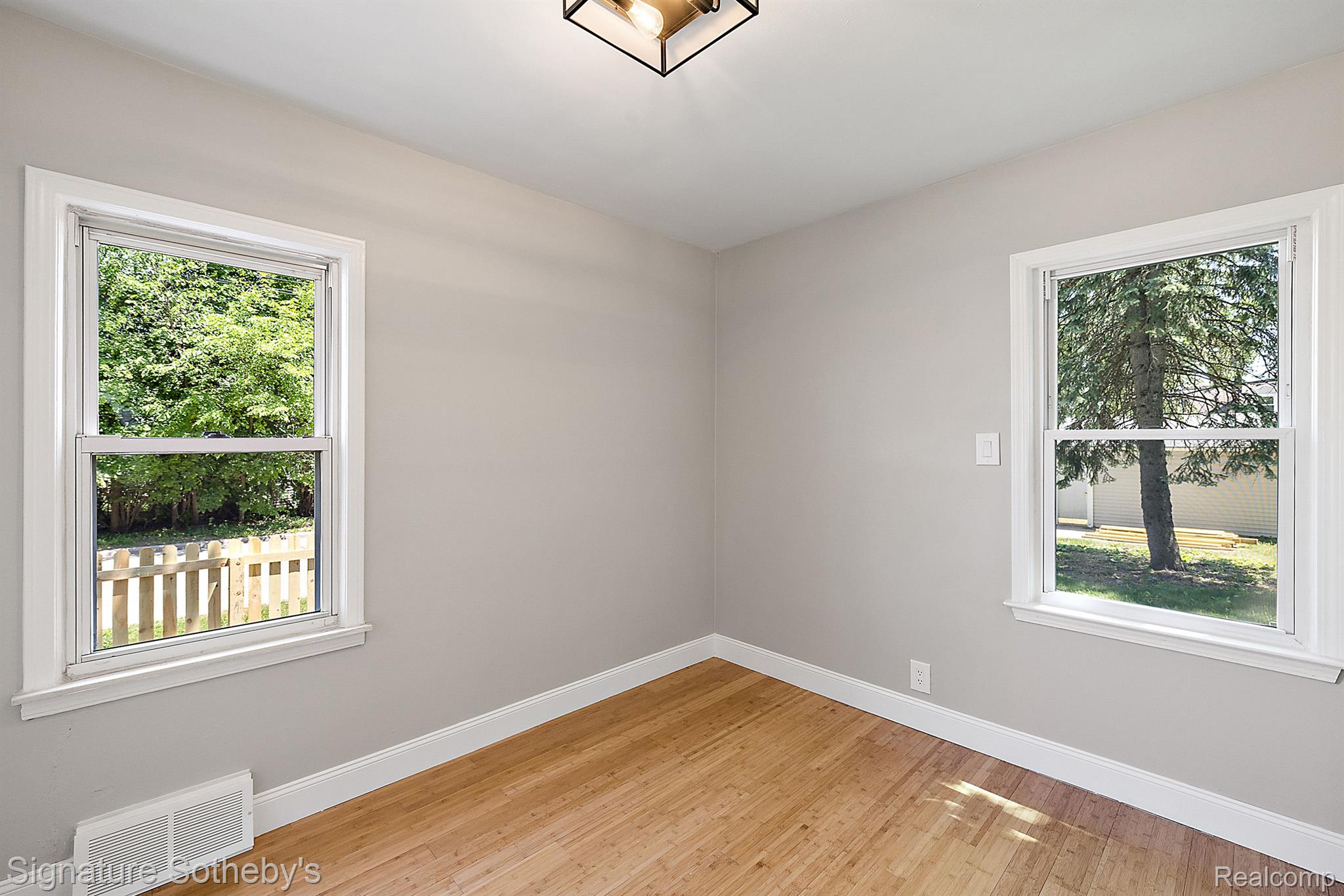 3303 Normandy Road Royal Oak, MI 48073 - Photo 18 of 34 Gallery Image 18