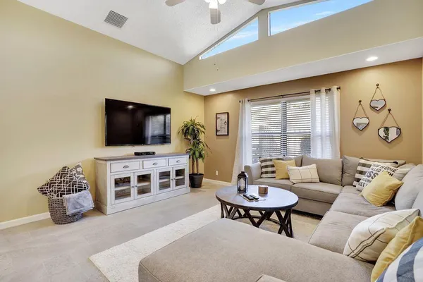 $7,500 | 14148 Paddock Drive, Wellington, FL 33414