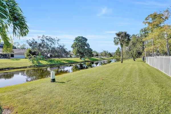 $7,500 | 14148 Paddock Drive, Wellington, FL 33414