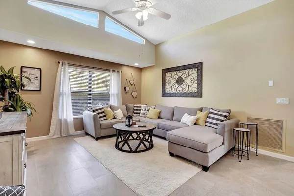 $7,500 | 14148 Paddock Drive, Wellington, FL 33414