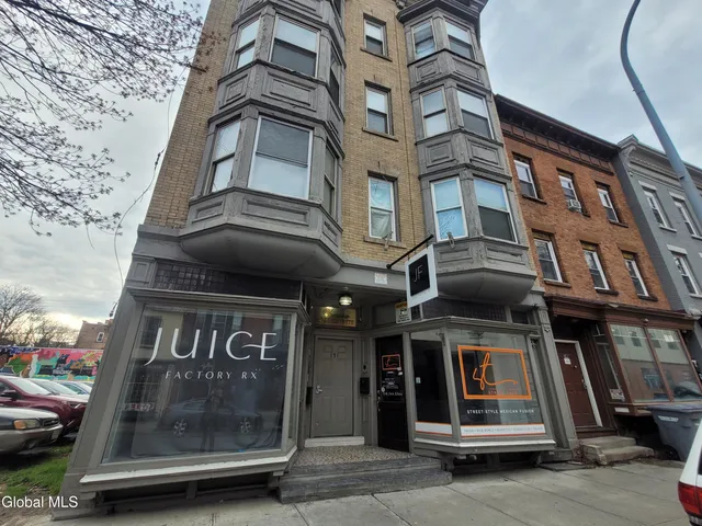 $1,350 | 151 4th Street, Unit 2A, Troy, NY 12180