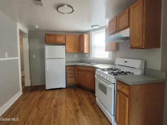 $1,350 | 151 4th Street, Unit 2A, Troy, NY 12180