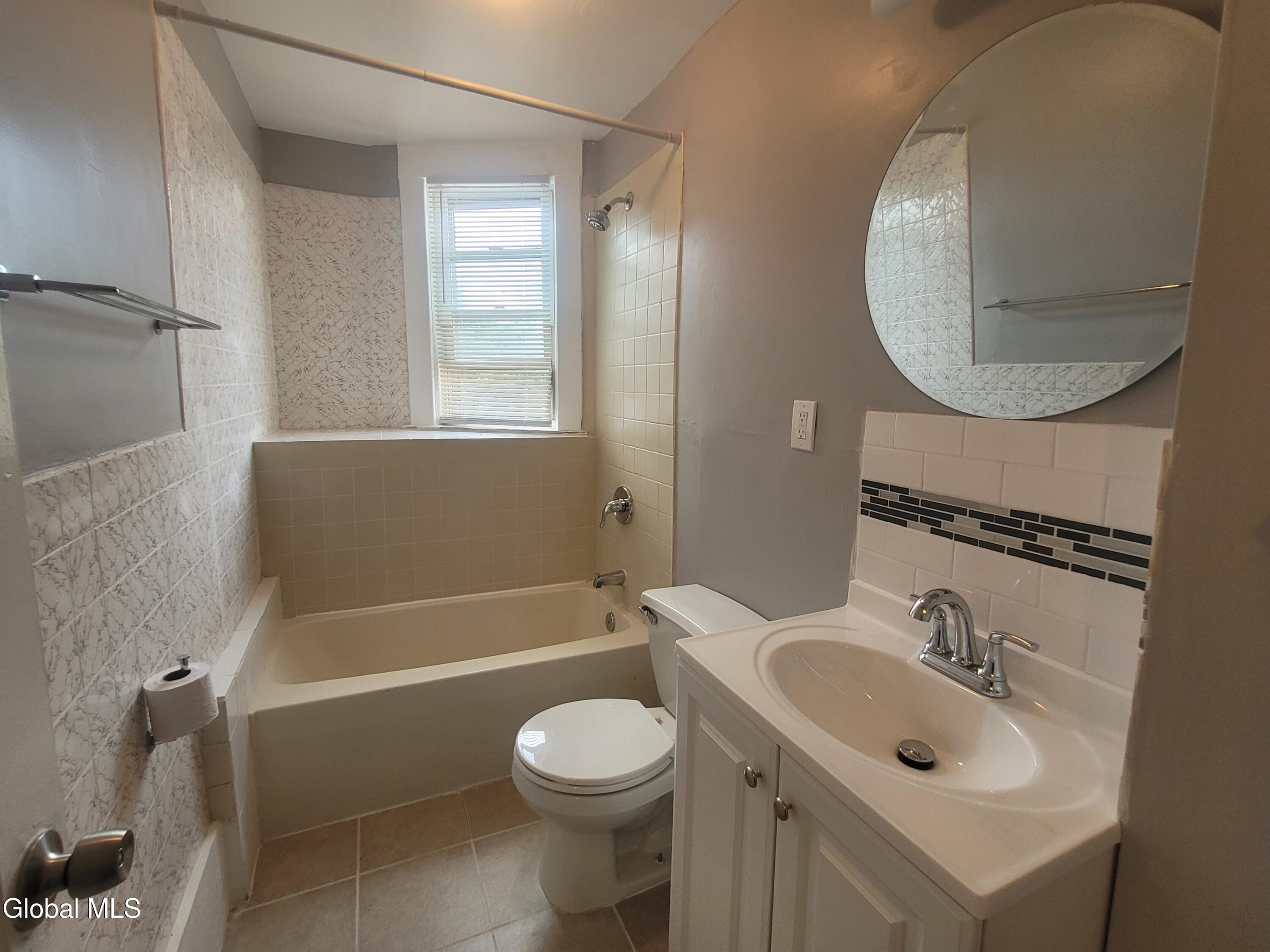 151 4th Street, Unit 2A Troy, NY 12180 - Photo 9 of 14 20250717_111102