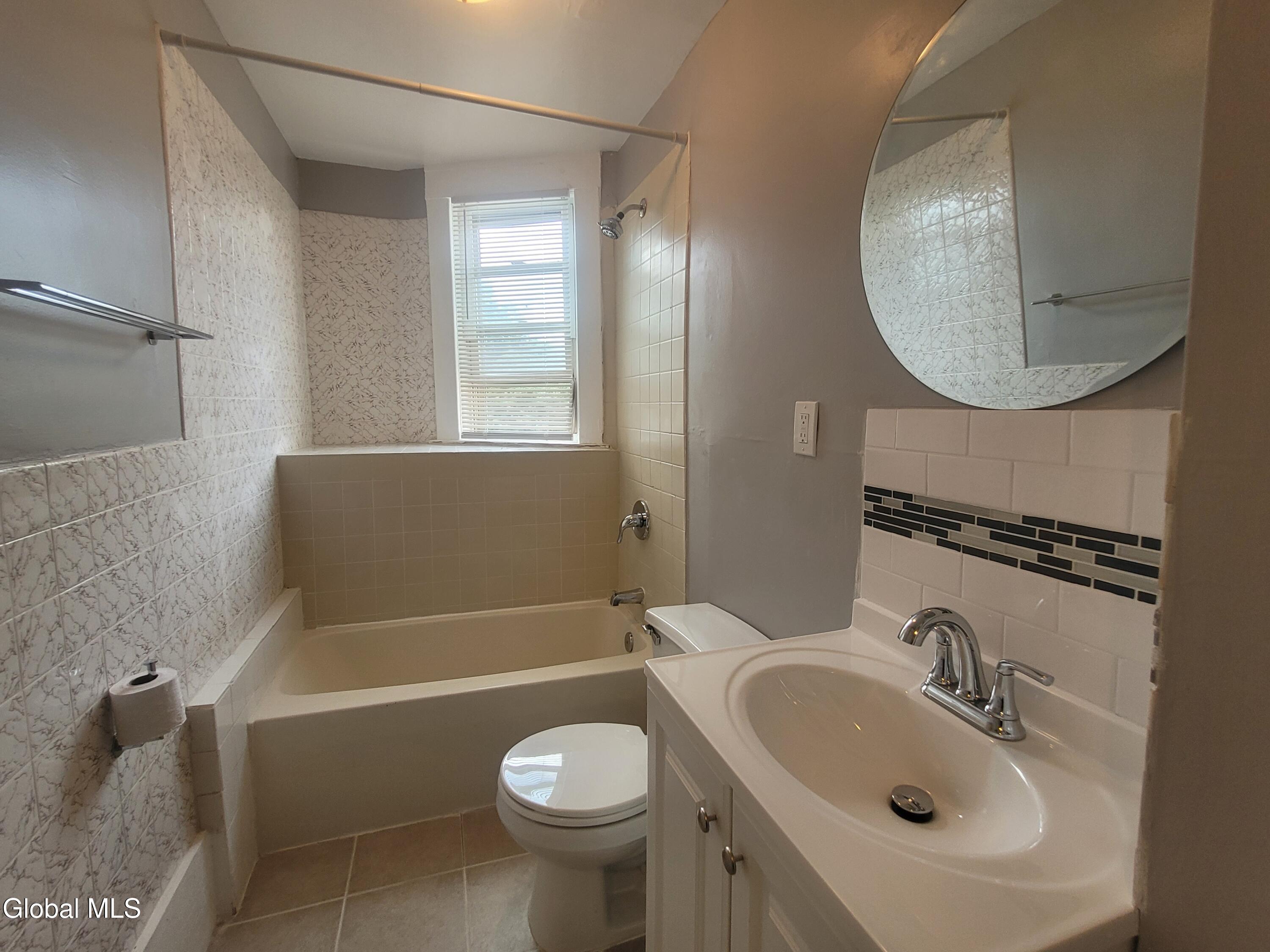 151 4th Street, Unit 2A Troy, NY 12180 - Photo 10 of 14 20250717_111108