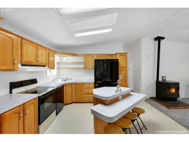 38250 Southwest Laurelwood Road Gaston, OR 97119 - Photo 9 of 16 Kitchen