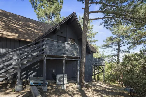 $530,000 | 24830 Marion Ridge Drive, Idyllwild, CA 92549