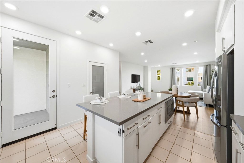 125 Mongoose Irvine, CA 92618 - Photo 15 of 30