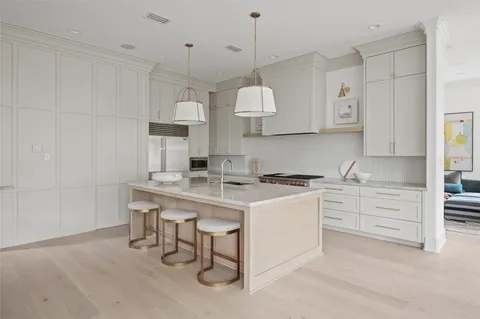 $3,199,000 | 2721 Fenwood Road, West University Place, TX 77005