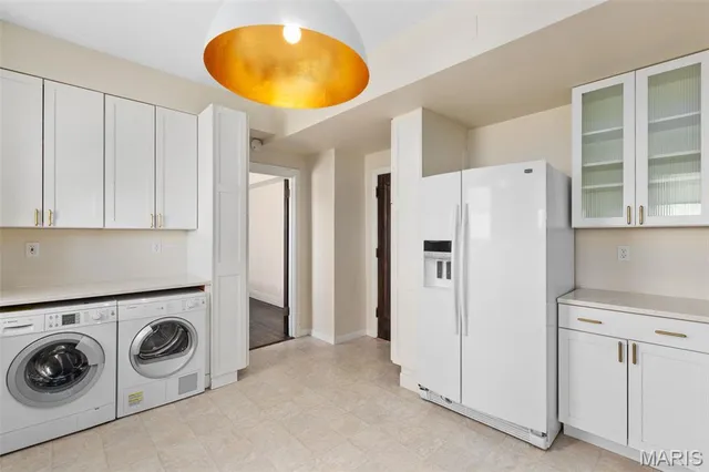 $279,000 | 4440 Lindell Boulevard, Unit 701, St. Louis, MO 63108