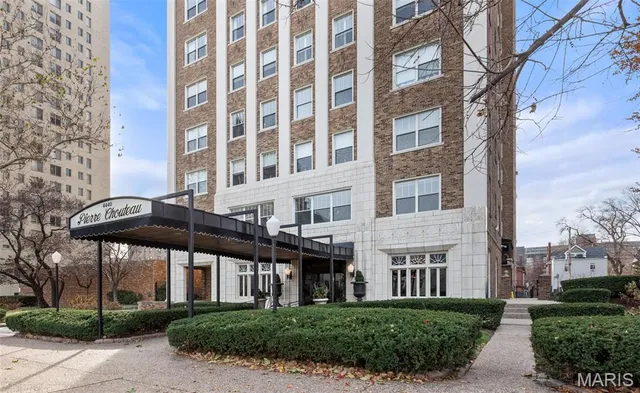 $279,000 | 4440 Lindell Boulevard, Unit 701, St. Louis, MO 63108