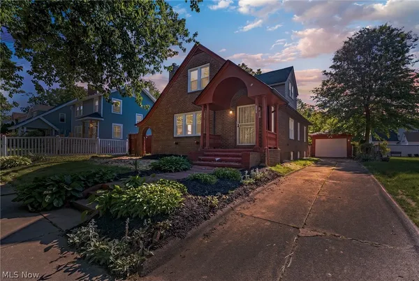 $225,000 | 650 Sunset View Drive, Akron, OH 44320