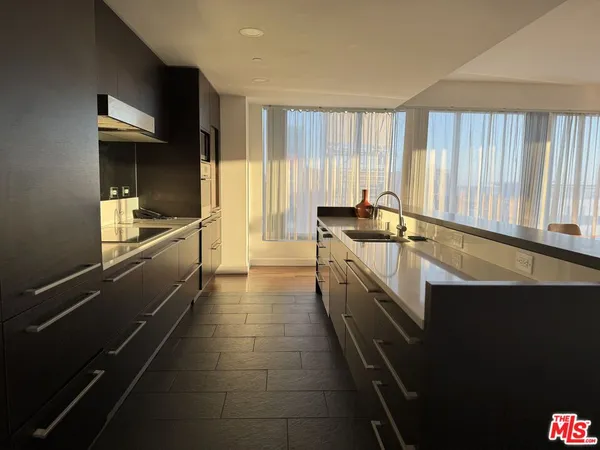 $8,500 | 6250 Hollywood Boulevard, Unit 12H, Los Angeles, CA 90028