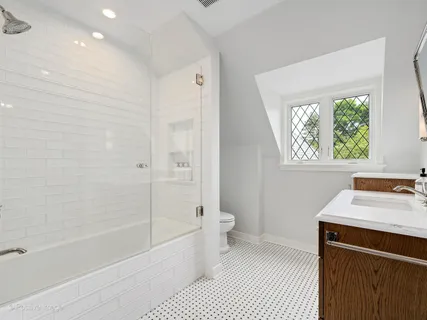 $4,000,000 | 731 South Elm Street, Hinsdale, IL 60521