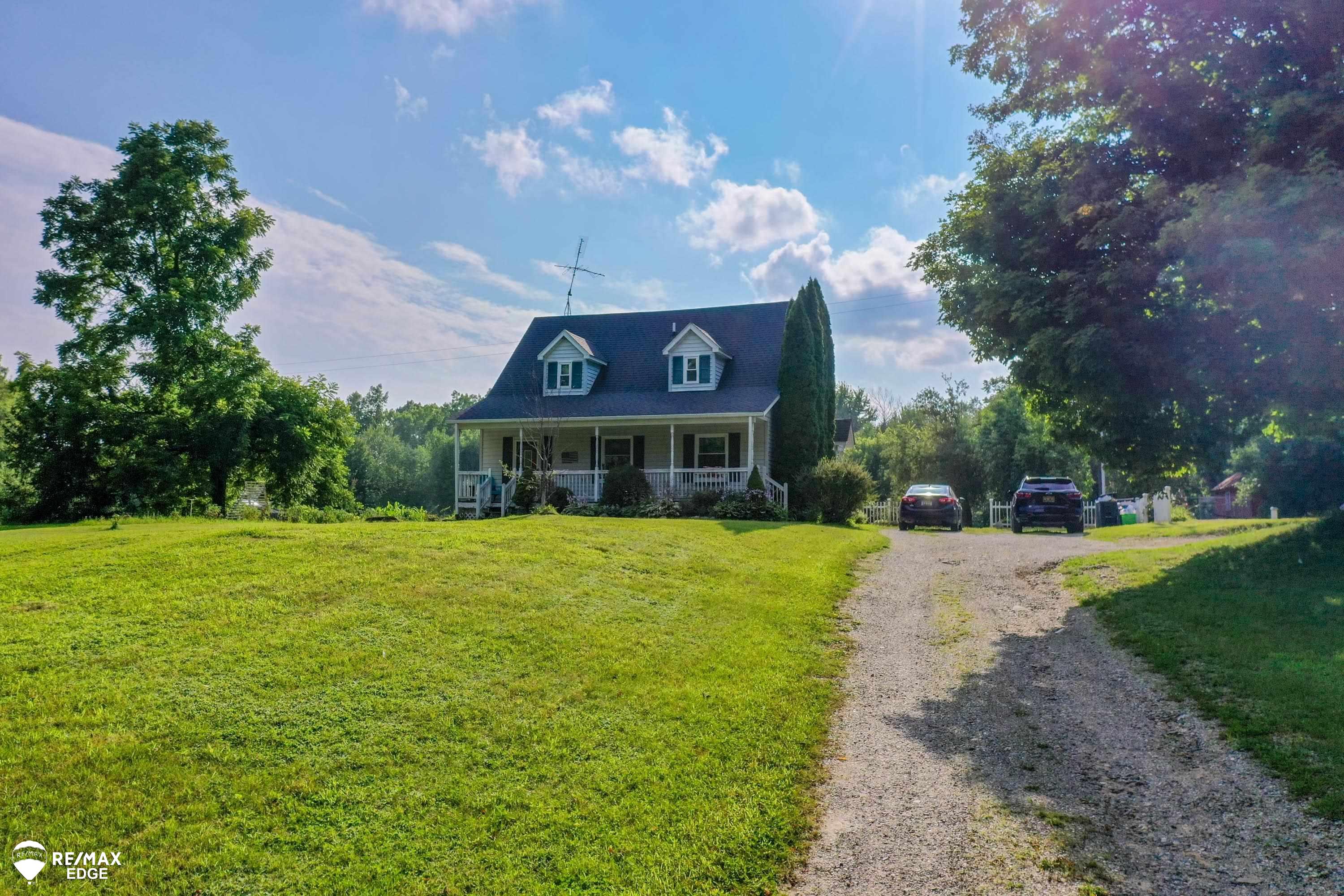 12163 Washburn Road Columbiaville, MI 48421 - Photo 4 of 32 50118125-3.JPG