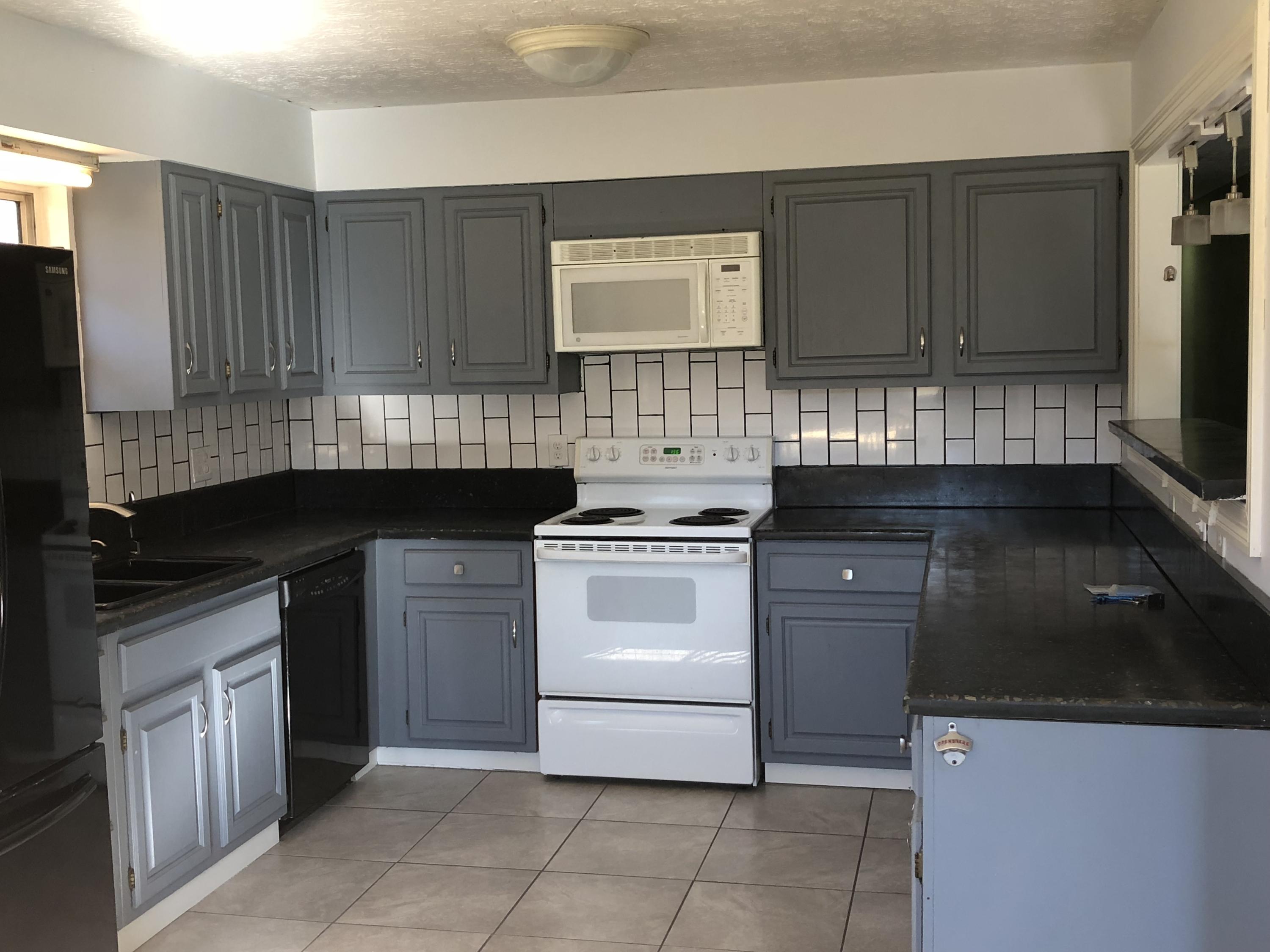 214 Granite Road Clinton, TN 37716 - Photo 11 of 30 10BBA0C3-5FC1-4517-8612-8DA782490812