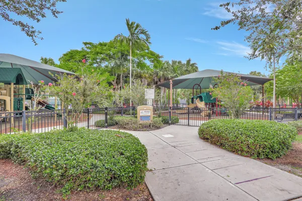 $589,000 | 4115 Carriage Drive, Unit P4, Pompano Beach, FL 33069