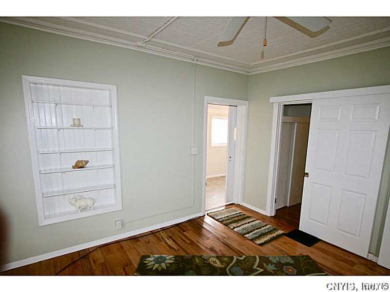 4 1st Street Camillus, NY 13031 - Photo 11 of 20 Family Room.