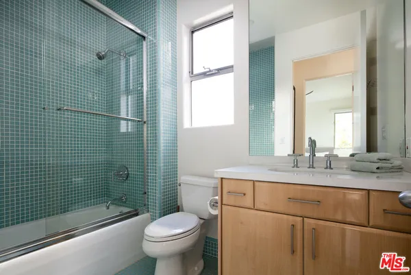 $16,850 | 2217 Grand Canal, Venice, CA 90291
