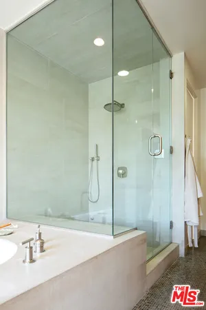 $16,850 | 2217 Grand Canal, Venice, CA 90291