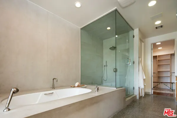 $16,850 | 2217 Grand Canal, Venice, CA 90291