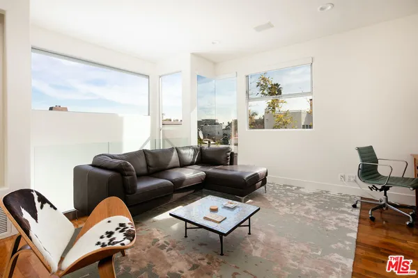 $16,850 | 2217 Grand Canal, Venice, CA 90291
