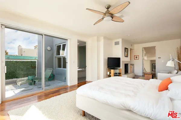 $19,500 | 2217 Grand Canal, Venice, CA 90291