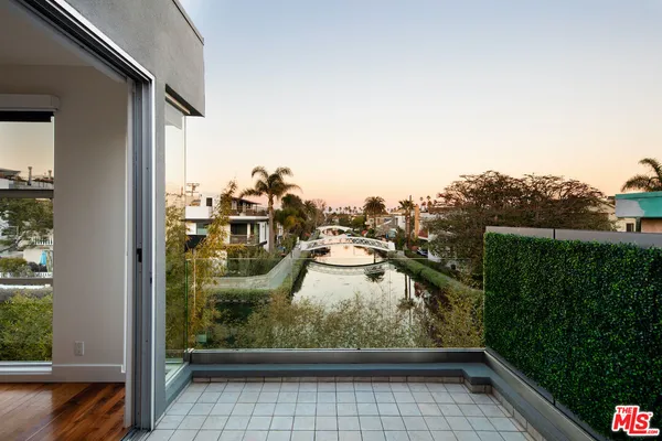 $19,500 | 2217 Grand Canal, Venice, CA 90291