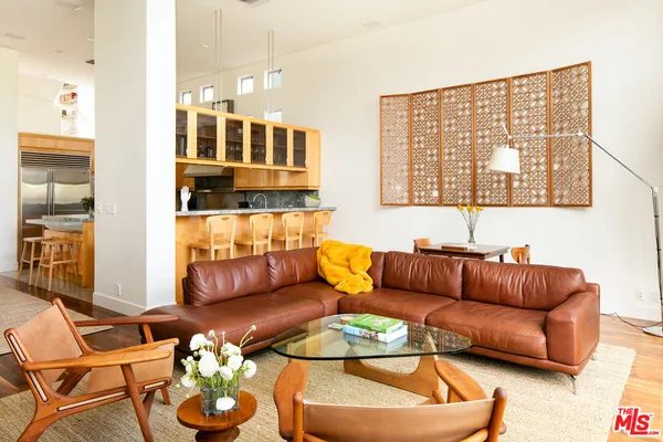 $19,500 | 2217 Grand Canal, Venice, CA 90291