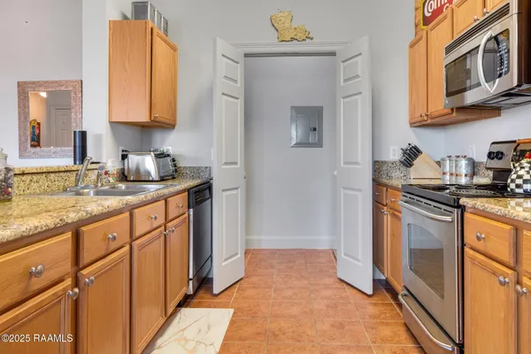 $230,000 | 201 Settlers Trace Boulevard, Unit 3405, Lafayette, LA 70508