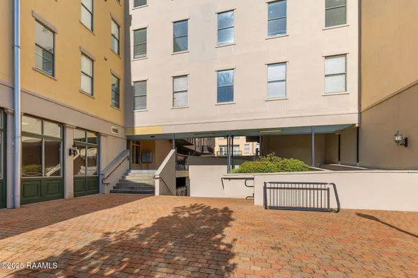 $230,000 | 201 Settlers Trace Boulevard, Unit 3405, Lafayette, LA 70508