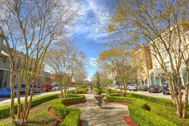 $239,500 | 201 Settlers Trace Boulevard, Unit 3405, Lafayette, LA 70508