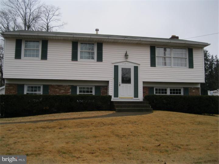 1211 Salem Road Burlington, NJ 08016 - Photo 3 of 24 Gallery Image 3