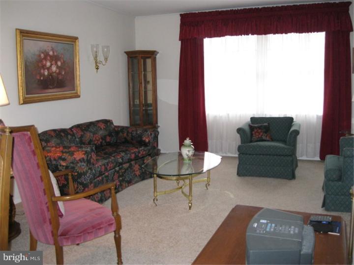 1211 Salem Road Burlington, NJ 08016 - Photo 8 of 24 Gallery Image 8