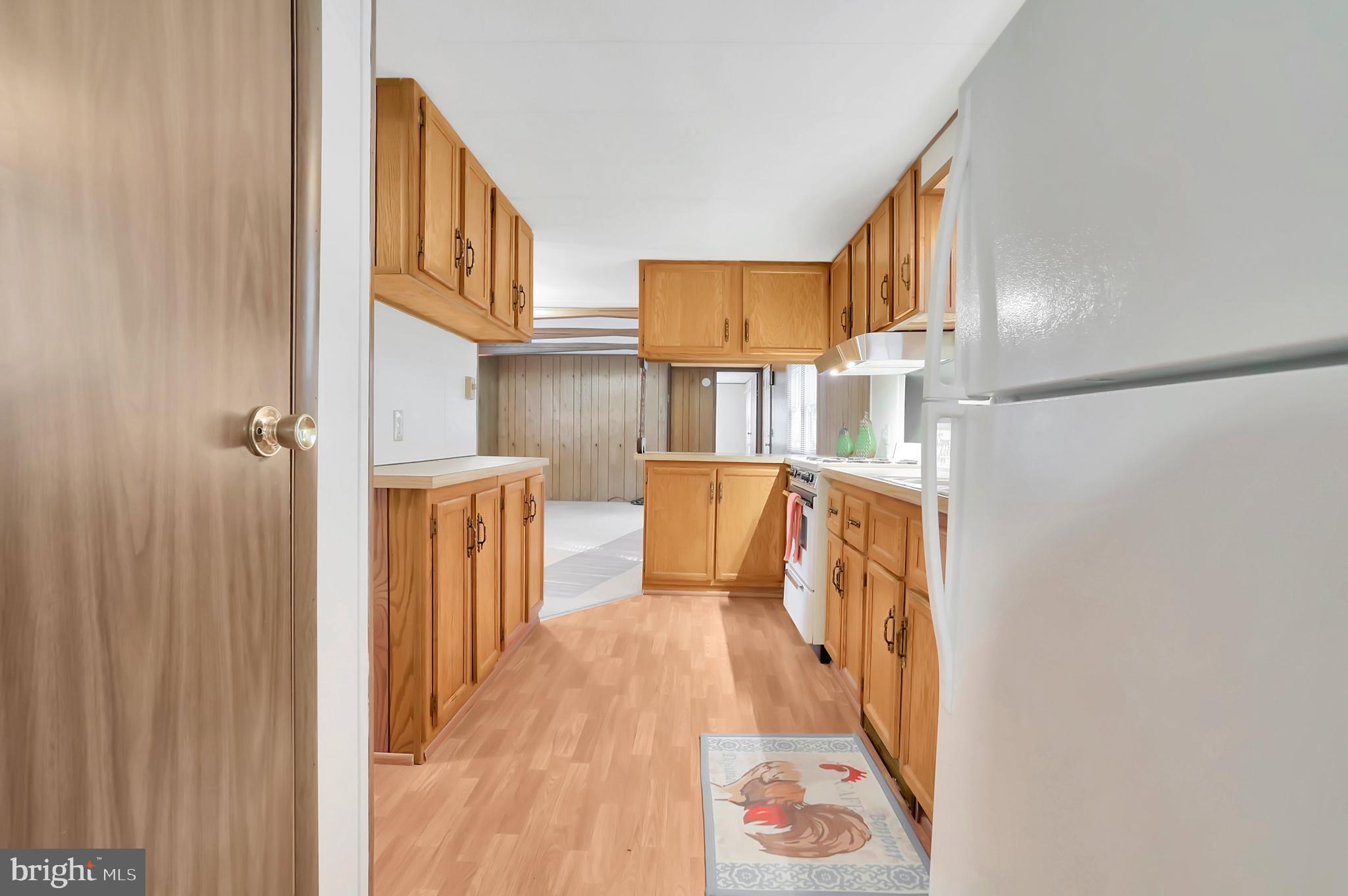 495 Downing Farm Road Front Royal, VA 22630 - Photo 20 of 36 Kitchen with breakfast bar and lots of storage