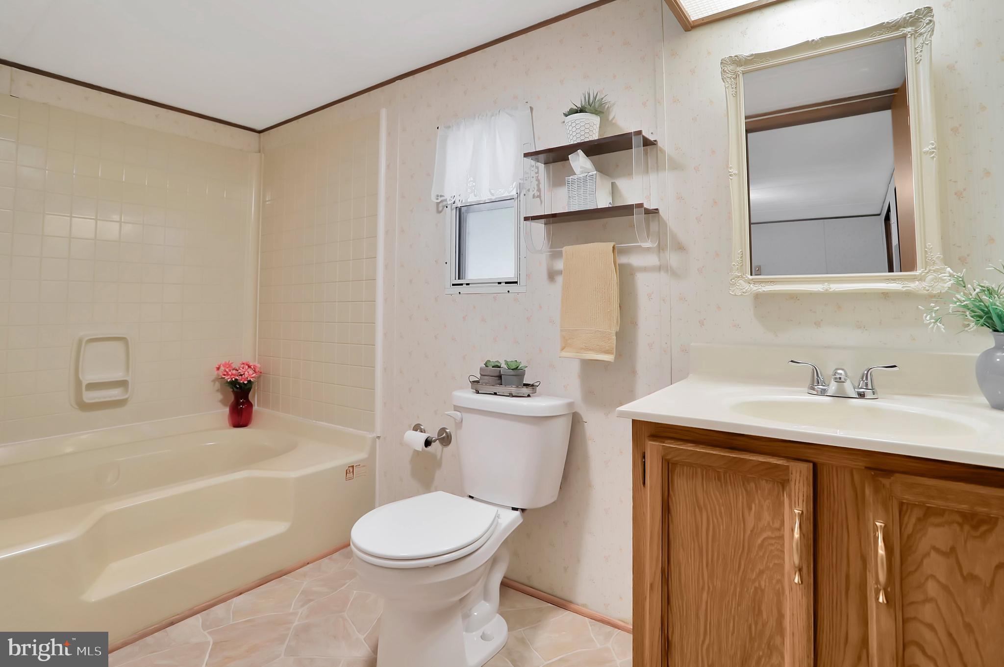 495 Downing Farm Road Front Royal, VA 22630 - Photo 30 of 36 Owners Suite Bath with soaking tub