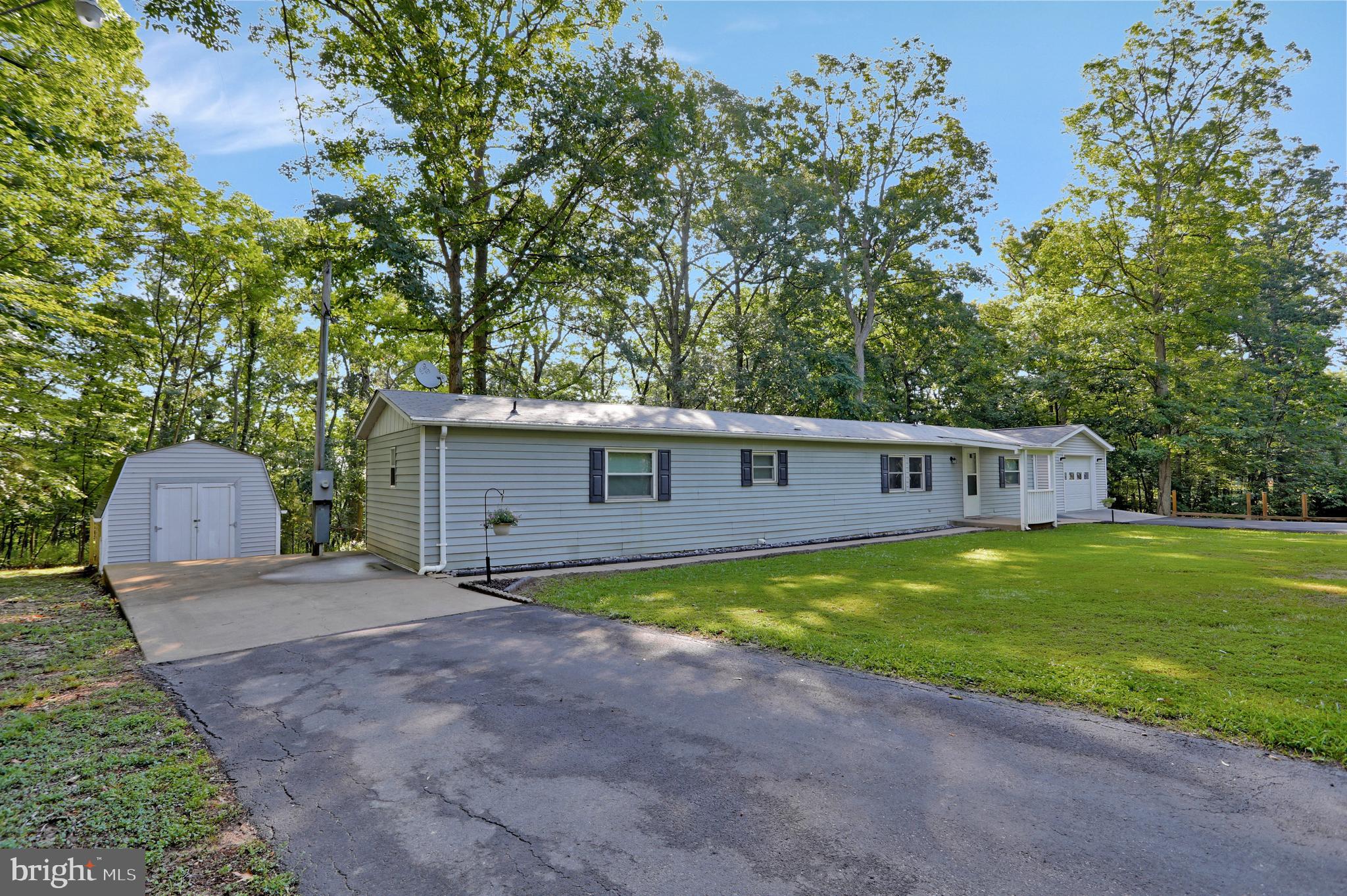 495 Downing Farm Road Front Royal, VA 22630 - Photo 4 of 36 Spacious one level home on 1.63 acres with garage
