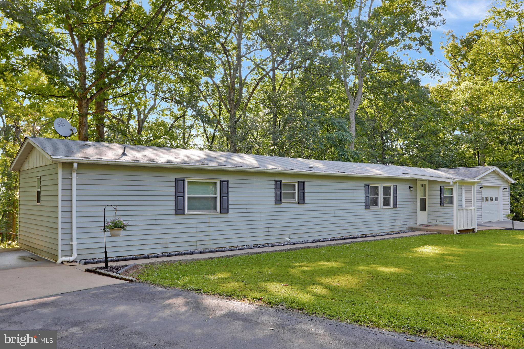495 Downing Farm Road Front Royal, VA 22630 - Photo 6 of 36 Spacious one level home on 1.63 acres with garage