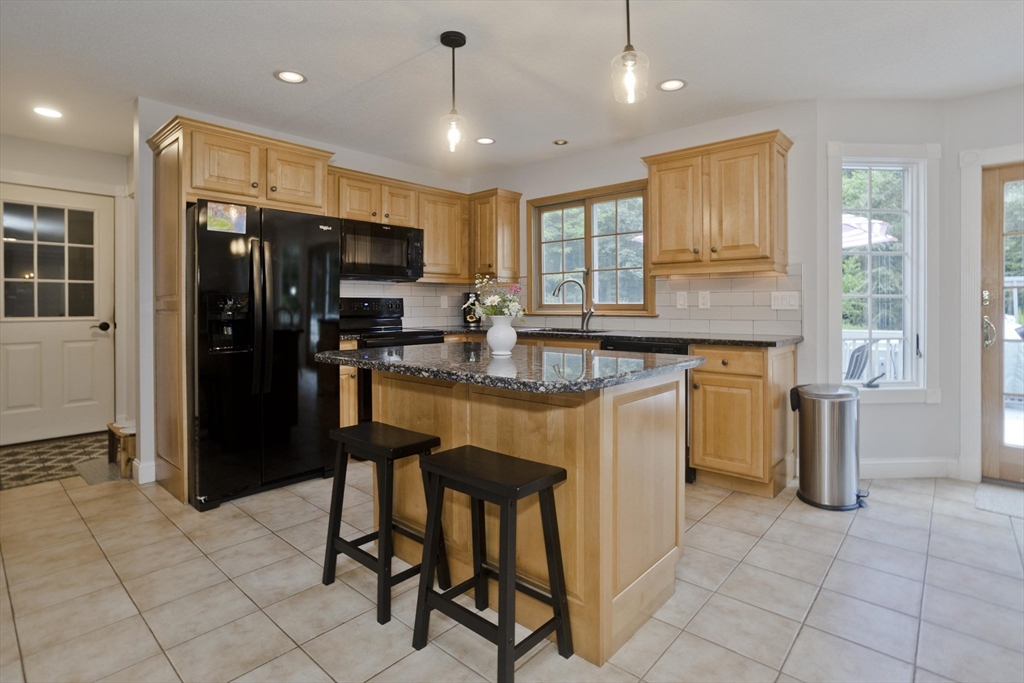 338 Bennett Road Hampden, MA 01036 - Photo 12 of 42 Gallery Image 12