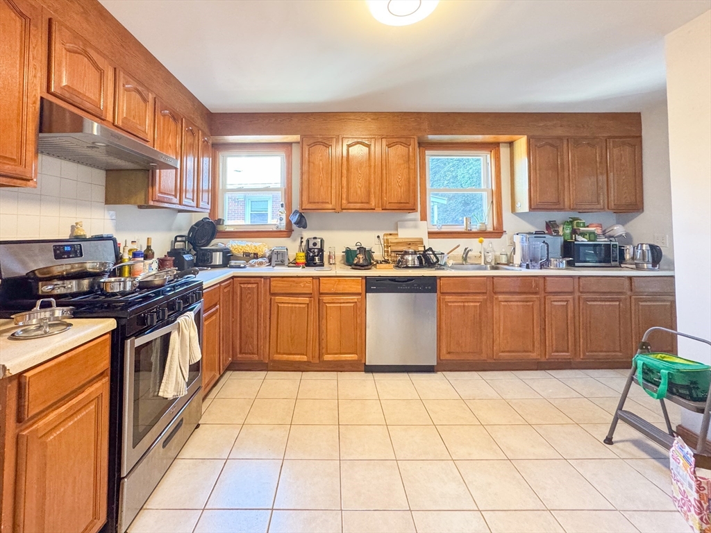 64 Colborne Road, Unit 64 Boston, MA 02135 - Photo 5 of 15