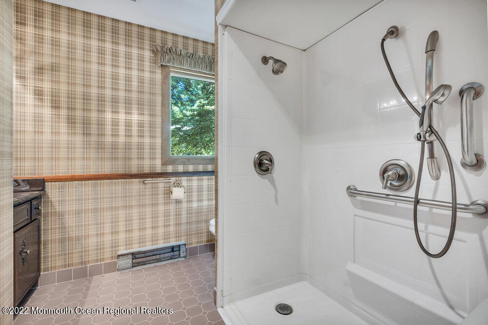 60 Howland Road Middletown, NJ 07748 - Photo 20 of 35 030_dsc07563