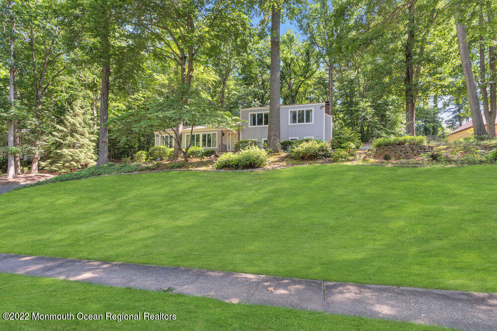 60 Howland Road Middletown, NJ 07748 - Photo 4 of 35 007_dsc07663-1