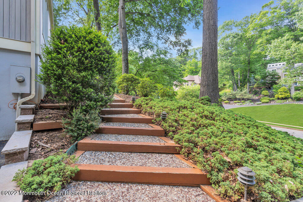 60 Howland Road Middletown, NJ 07748 - Photo 6 of 35 008_dsc07638-1