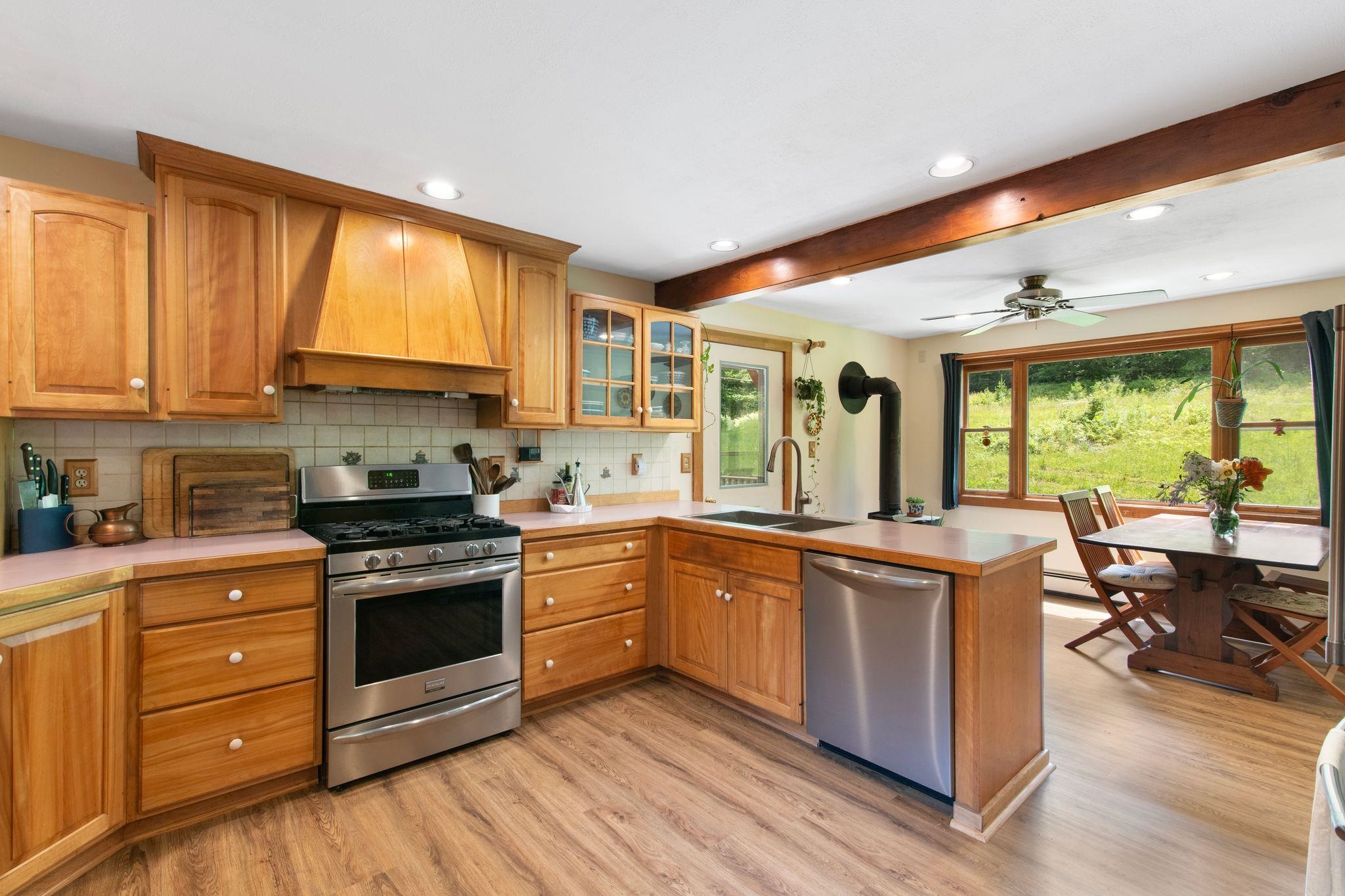 3524 Deer Park Road Halifax, VT 05301 - Photo 5 of 42