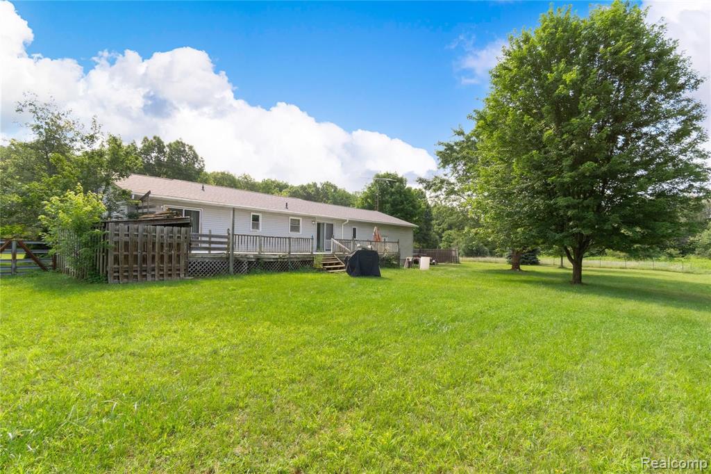 5048 Dutton Road Gregory, MI 48137 - Photo 2 of 6
