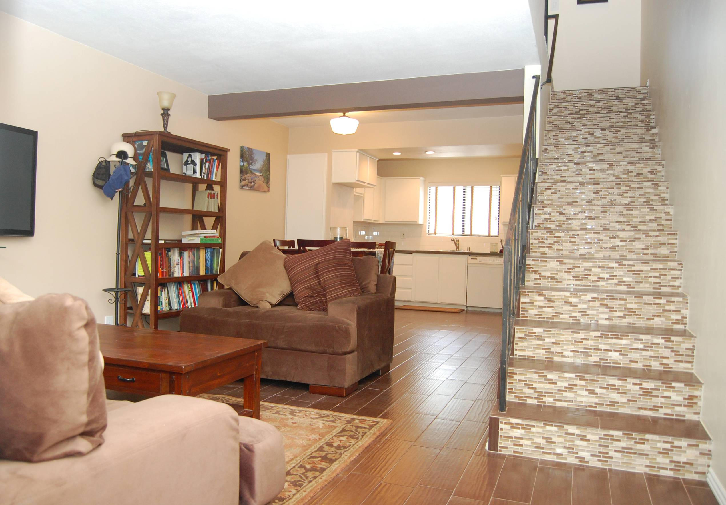 1239 Richelle Lane, Unit A Santa Barbara, CA 93105 - Photo 3 of 12 Living room/dining area/kitchen