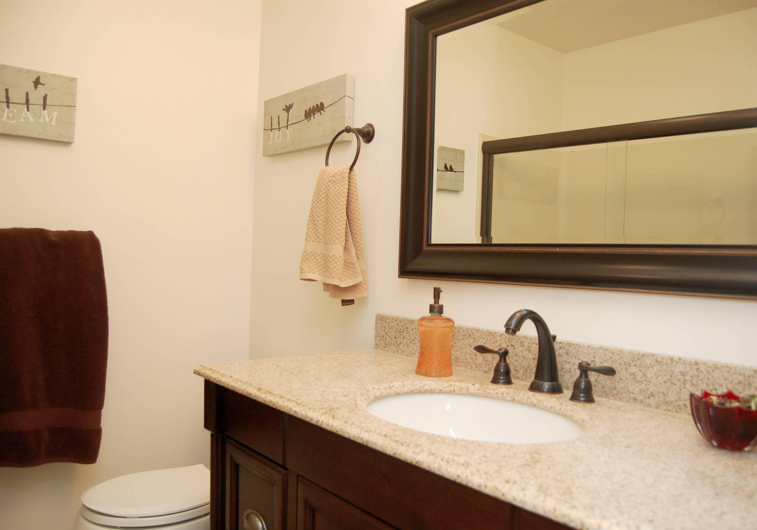 1239 Richelle Lane, Unit A Santa Barbara, CA 93105 - Photo 8 of 12 Upstairs bathroom