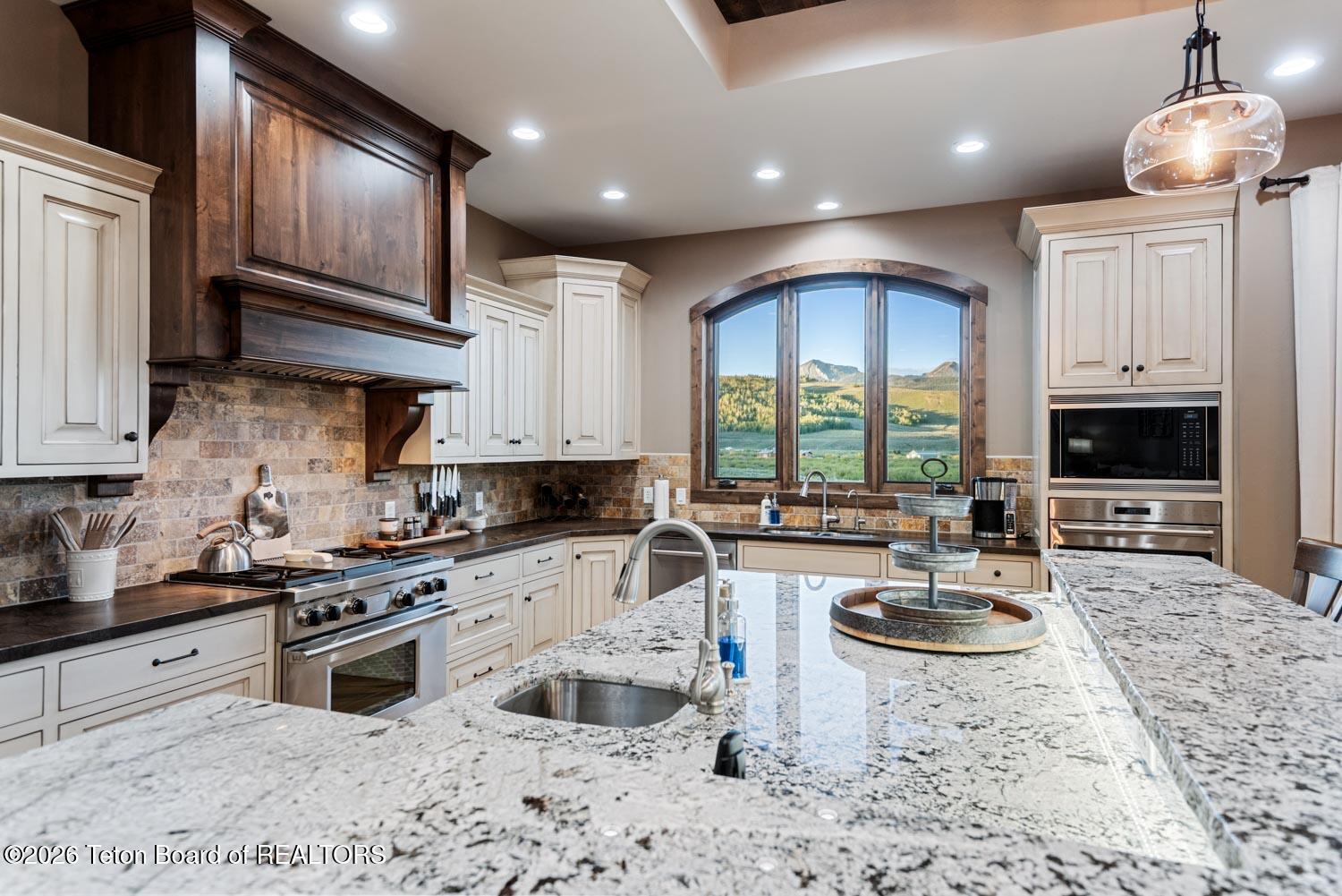 29 White Point Road Cora, WY 82925 - Photo 24 of 102 Kitchen