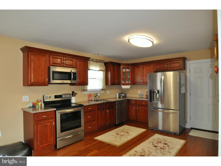 703 Bem Street Riverside, NJ 08075 - Photo 5 of 19 Kitchen
