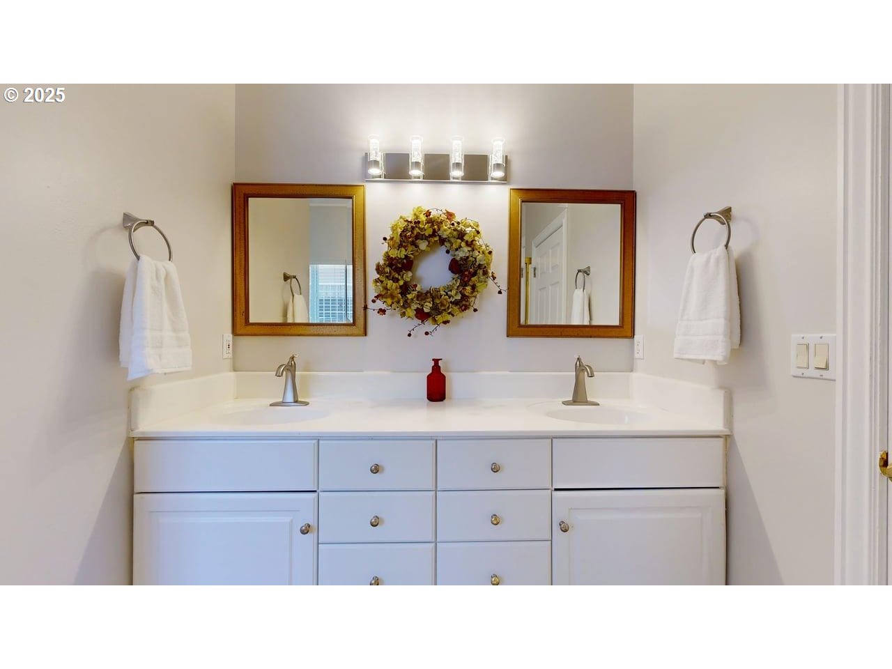 861 Jodee Lane Brookings, OR 97415 - Photo 24 of 38 Bathroom, Attached