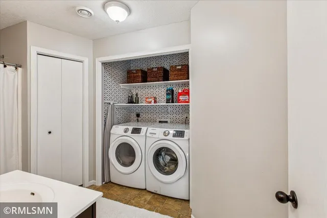 $244,900 | 1365 South Trail Drive, Faribault, MN 55021